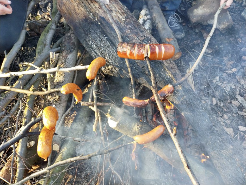 bonfire with sussages